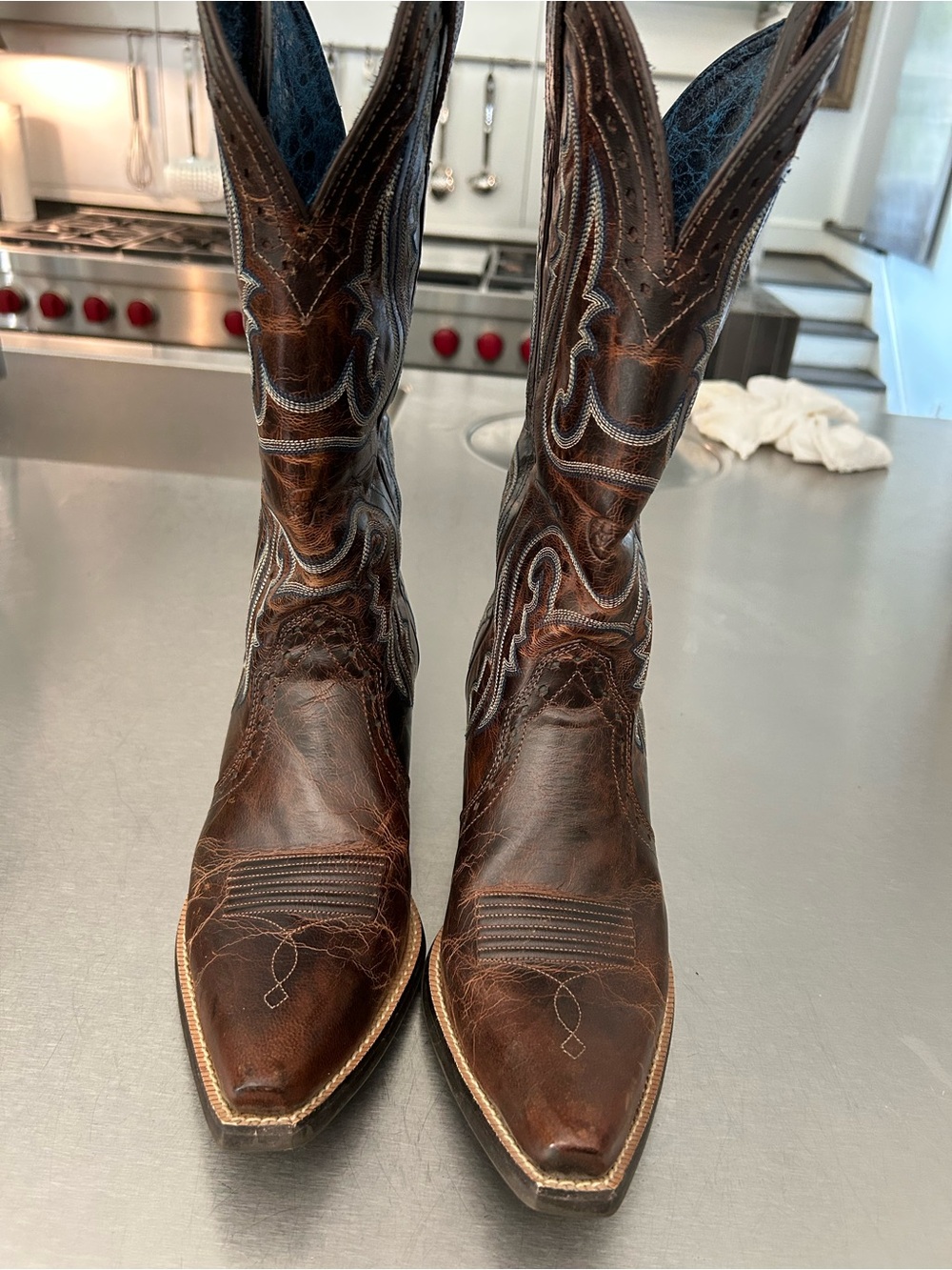 Ariat Brown Leather Western Heeled Cowboy Boots with Blue Stitching